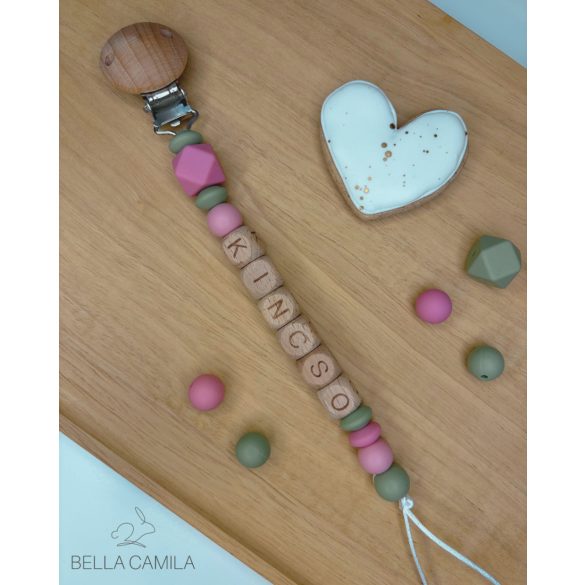 Bella Camila zsálya névre szóló cumilánc 