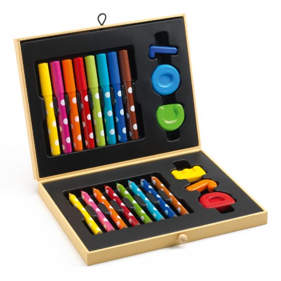 Kicsik színes készlete - Box of colours for toddlers Kicsik színes készlete - Box of colours for toddlers